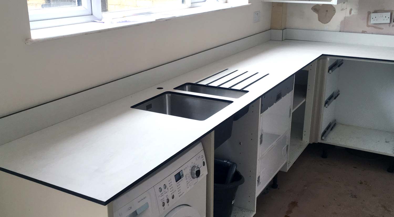 Midland Worktop Fitters Compact laminate worktop fitter